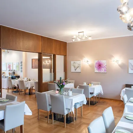 Alte Post Κρέφελντ